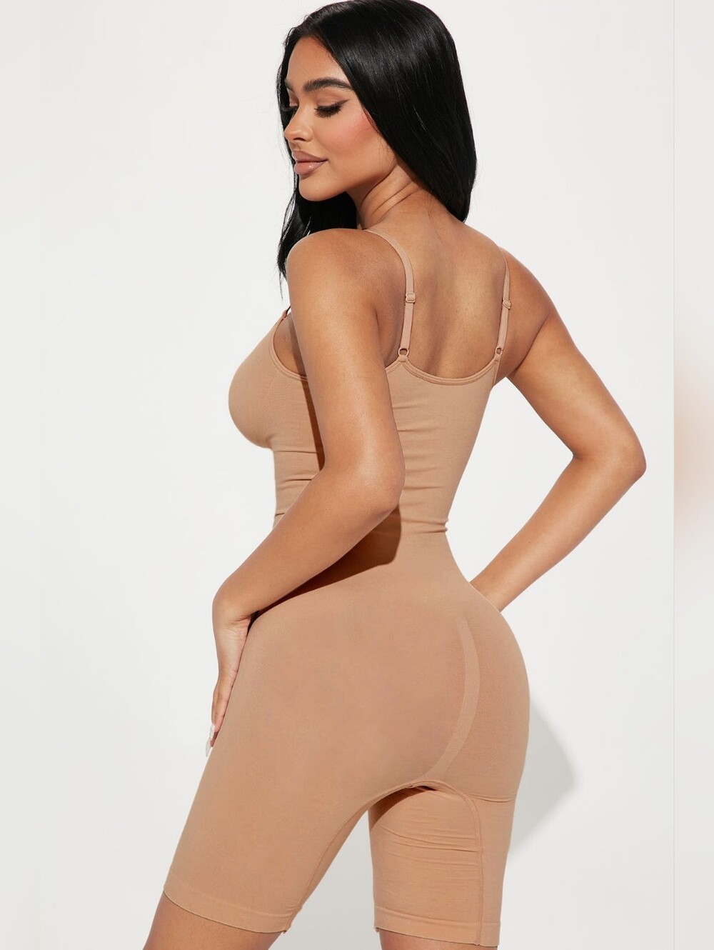 Snatched And Curvy Seamless Nude Shapewear with Adjustable Straps (XL) - Picture 2 of 6